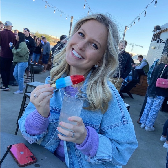 Meet your Posher, Mary kate - Picture 3 of 3